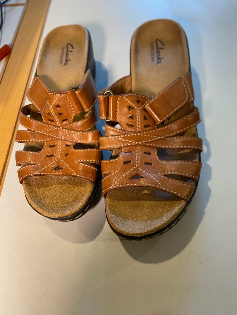 Clark's - Size 7.5M - Women's Bendable Strappy Slip On Sandal